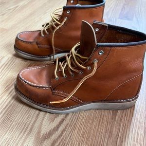 Red wing boot